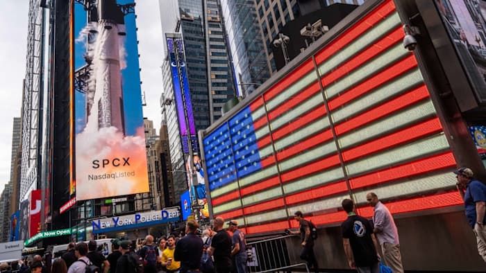Wall Street feasts on fees from SpaceX IPO and mega- ...