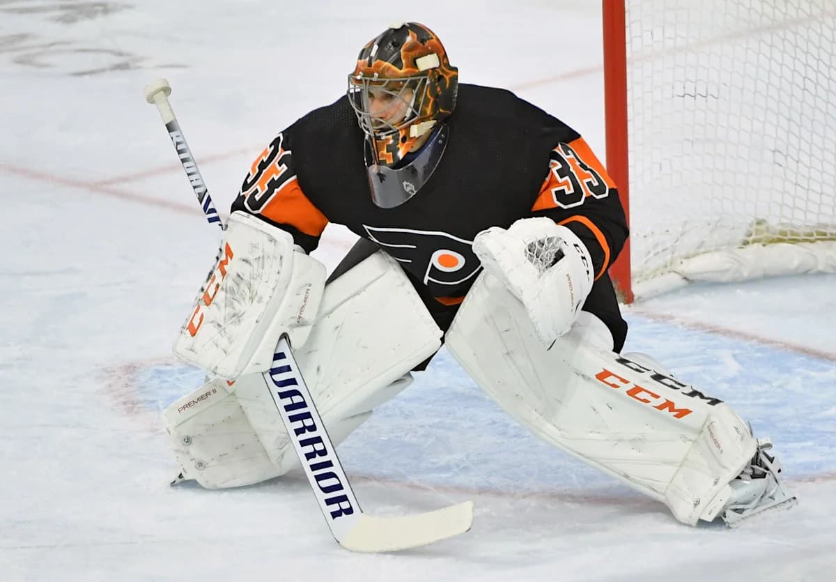 Former Flyers Netminder Is The Best Free Agent Goalie Left