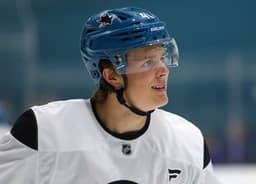 San Jose Sharks sign Ivar Stenberg to three-year entry ...