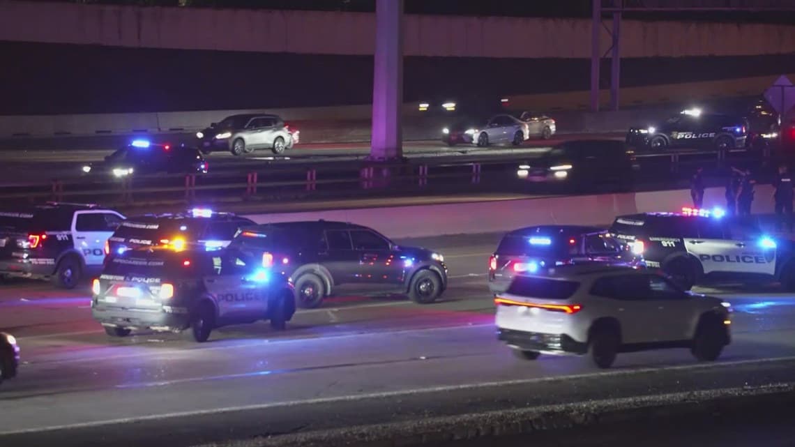 2 teens killed after Houston police chase tied to shoplifting call