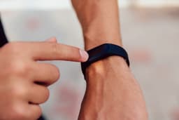 Samsung Galaxy Watch Bands, Stands & Accessories Guide
