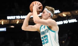 Hornets' Liam McNeeley Making Push for Rotation Spot