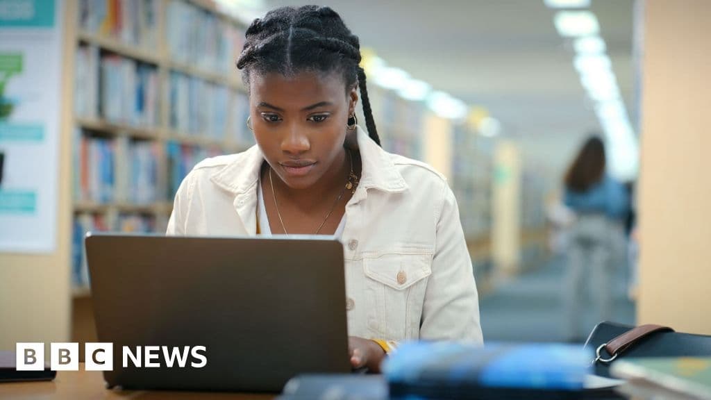 Uni students' fears over essay-checker AI plan - BBC