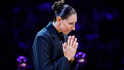 Diana Taurasi honored by Mercury teammates in Ring ...