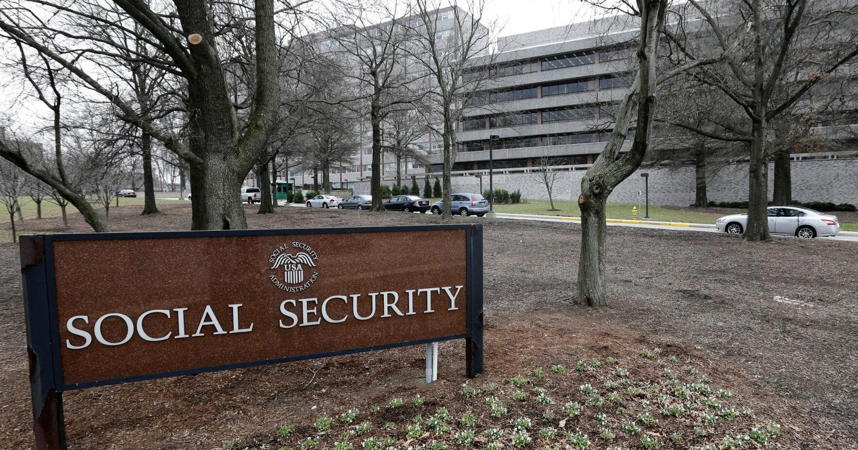 How to avoid a Social Security cut? Lawmakers are floating ...