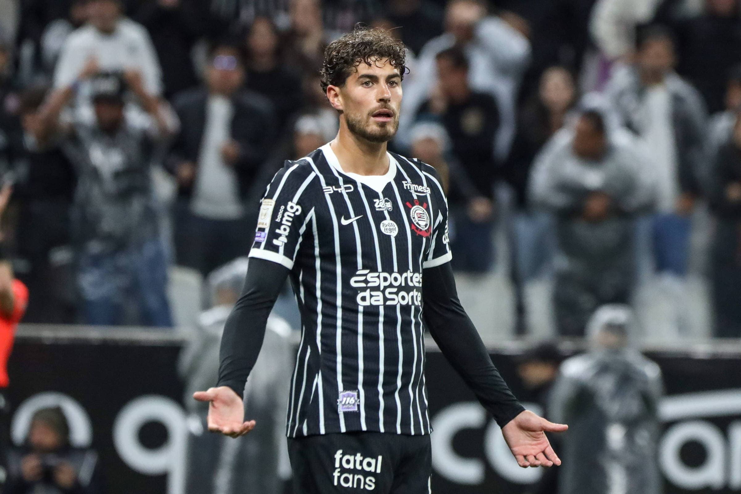 Crise no Corinthians tem atrasos e bronca de Memphis - Esporte