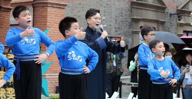 王珮瑜、沈昳丽等戏剧名家齐亮相，白玉兰戏剧绽放百年弄堂_腾讯新闻