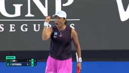 @WTA: Comeback complete 😮‍💨

Janice Tjen battles past Yastremska, 2-6, 6-3, 7-6(5) to reach the Round of 1...