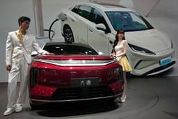 Pentagon adds China firms to list