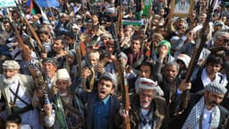 Houthi Attack Kills 14 Yemen Government Troops Near ...