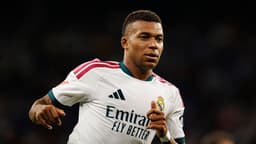 Barcelona star makes surprising Clasico claim: Mbappe can ...