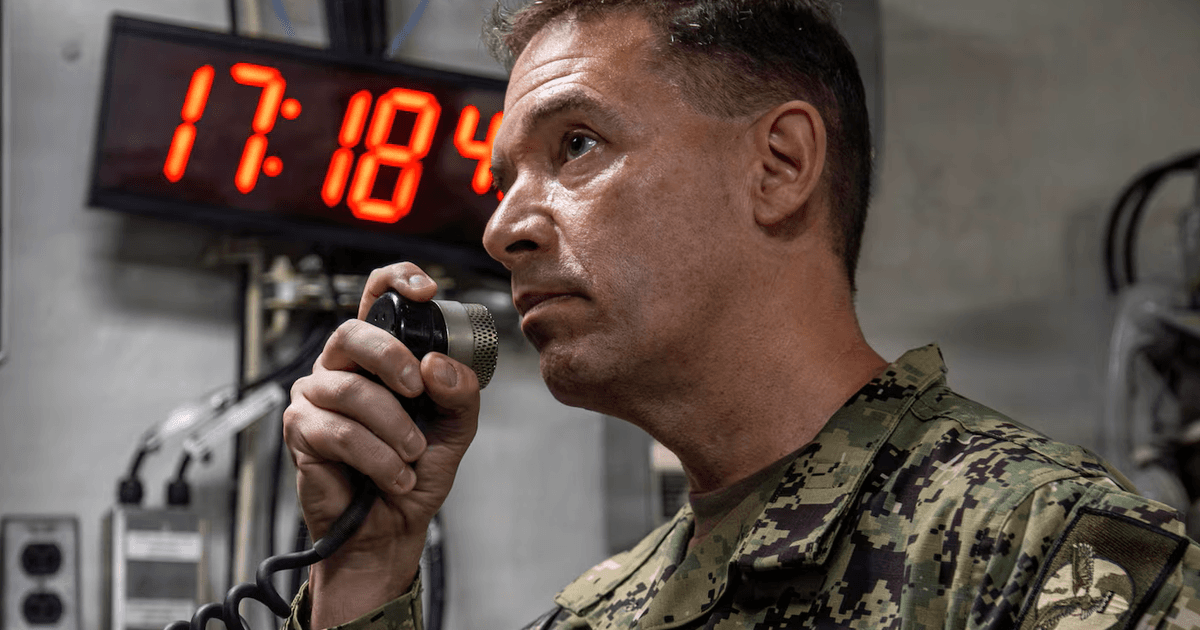 CENTCOM chief visits Hormuz, US reports 3000 ship transits
