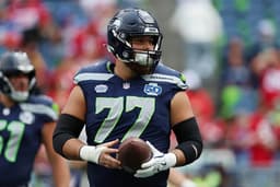 Las Vegas Raiders add last year's Super Bowl-winning guard to ...