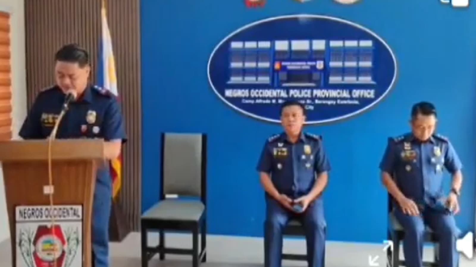 Escalante City Police Station, may bag-o na nga Officer in ...