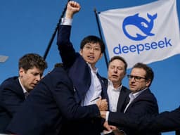 deepseek flash正式版和GPT-5.6 Luna实际差距有多大？