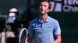 Medvedev smashes his racket 7 times during double bagel loss to Berrettini in Monte Carlo - Newsday
