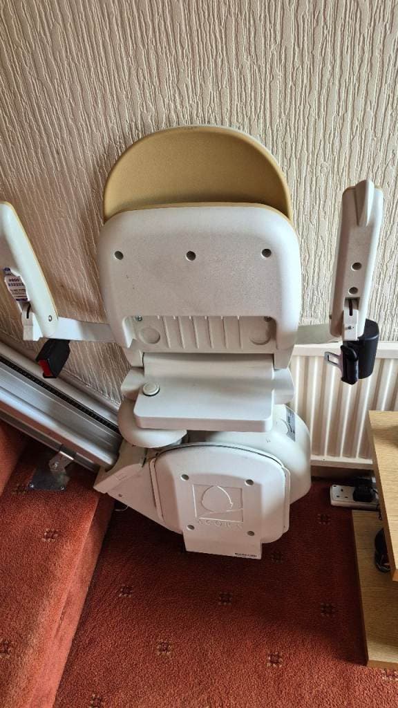 Acorn Stairlift , £300.00 for Sale in Airdrie, North Lanarkshire | Gumtree