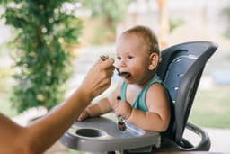 Spouted baby food pouches are more like sugary drinks ...