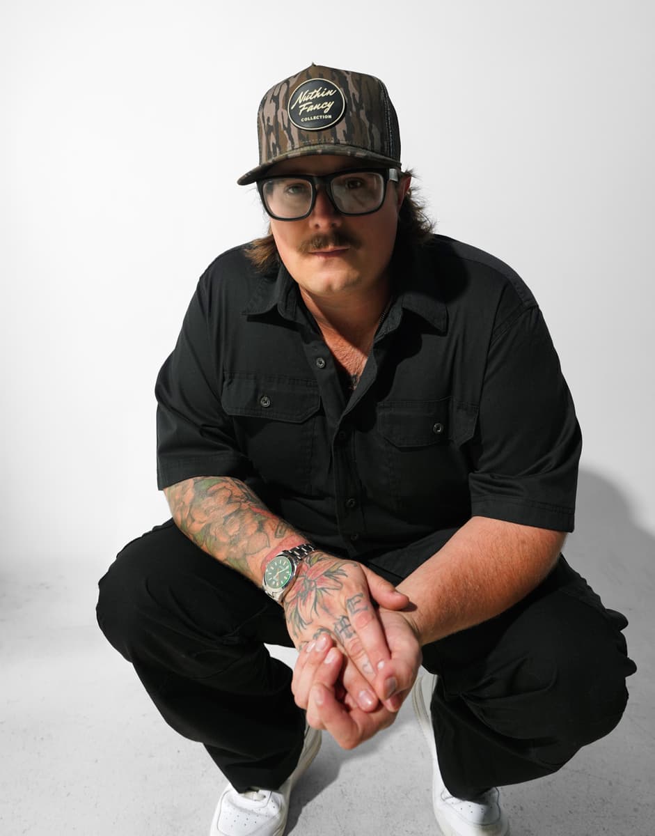 HARDY RELEASES NEW SINGLE 'MAN IN THE BOX'