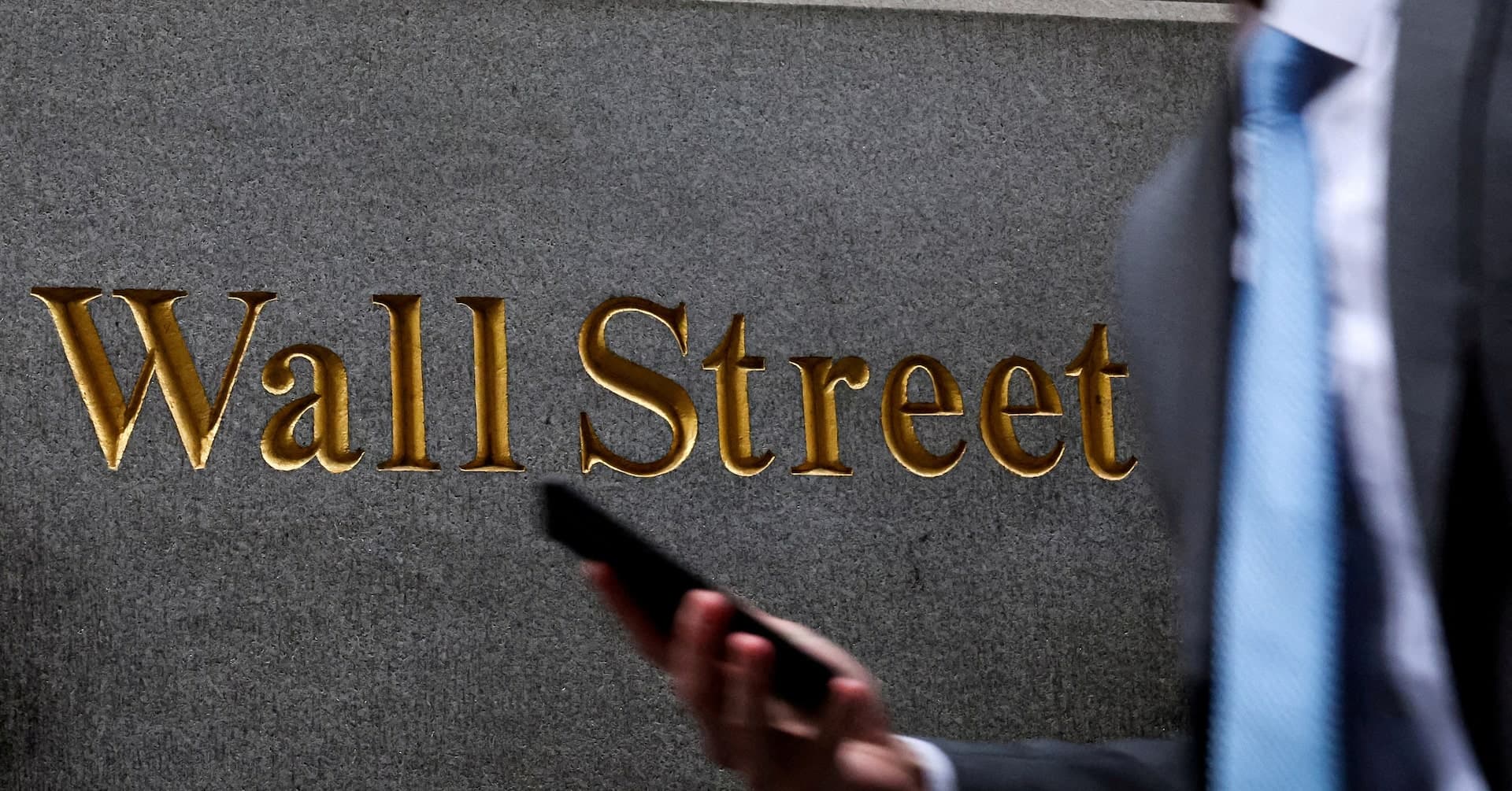 Wall St Week Ahead Tech stock shakeout clouds market ahead of economic data deluge | Reuters