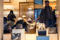 Luxury Is Getting Cheaper on the Stock Market: Why LVMH ...
