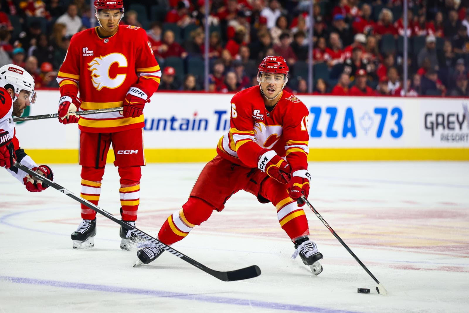 The Canadiens should consider targeting this Flames center.