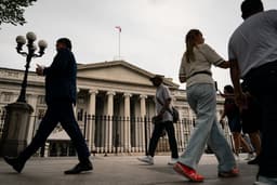 Treasuries Rise as Ceasefire Spurs Oil Drop, Fed Rate-Cut Hopes - Bloomberg