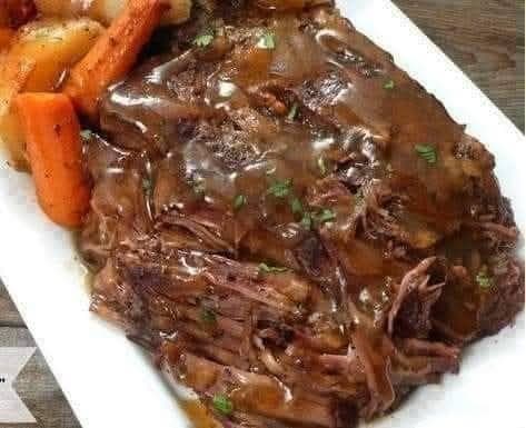 Melt-in-Your-Mouth Slow Cooker Pot Roast: The Easiest Comfort Food