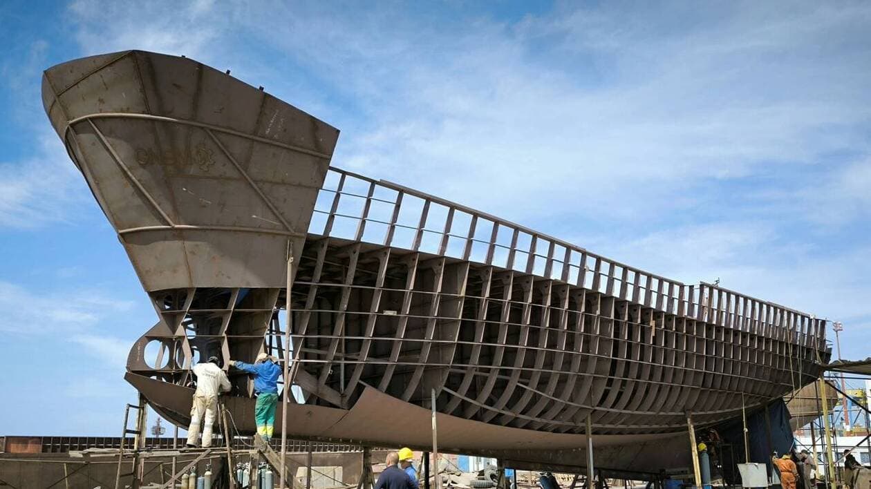 Fuel price multi-wave surges — fare spikes, union/opposition mobilization