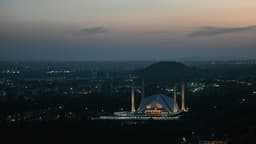 Iran's foreign minister returns to Pakistan as peace efforts continue