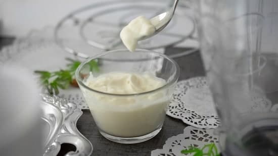 Homemade skyr recipe that is simple and easy on your wallet: Watch the full video for step-by-step recipe | Hindustan Times