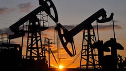 Oil Prices Fall Sharply as U.S.-Iran Ceasefire Hopes Ease Supply Fears