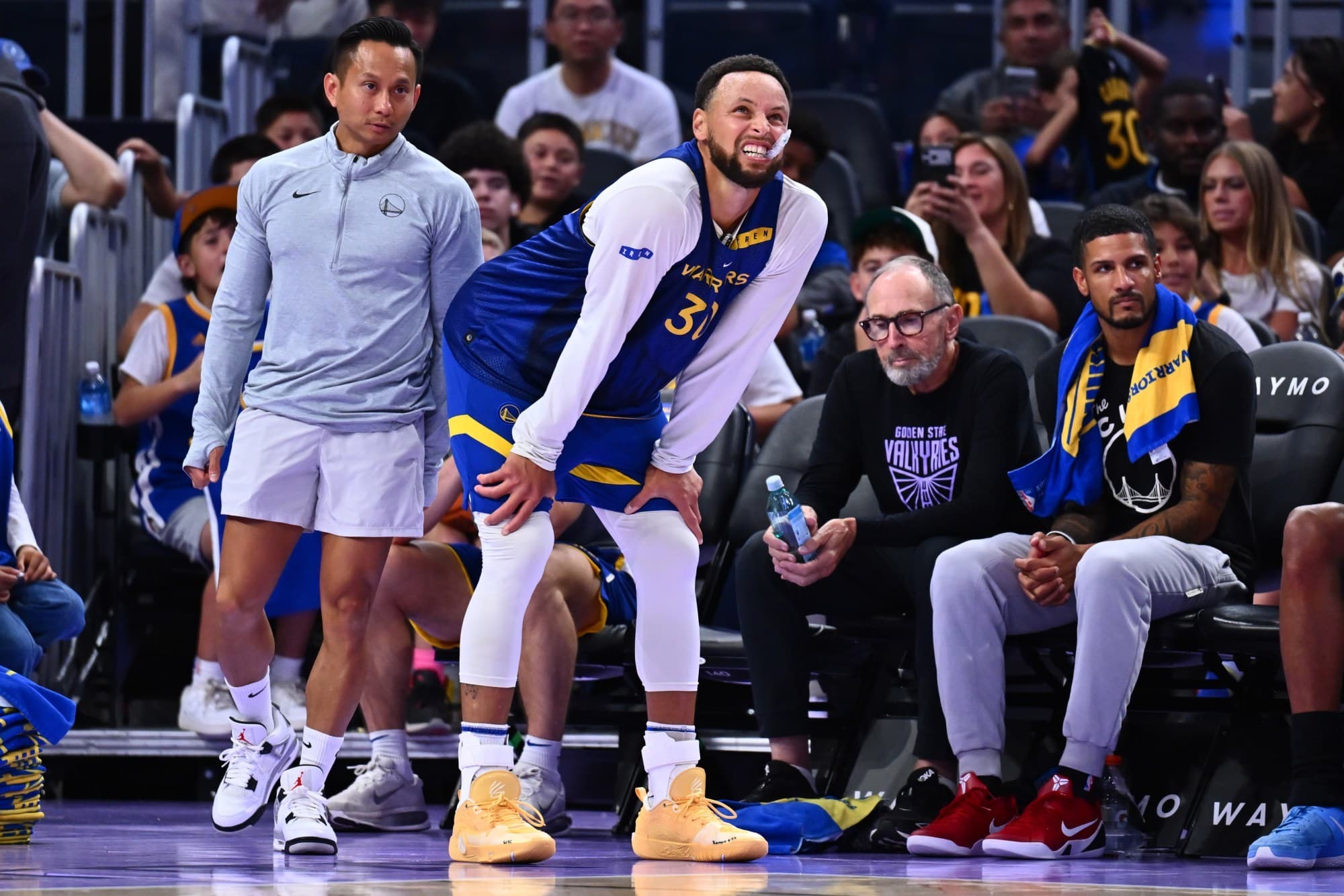 Warriors' Steph Curry injured during open practice