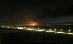 @Osinttechnical: Russia's NZNP Rostovsky oil products export terminal, ablaze tonight in the city of Rostov-on-Don af...