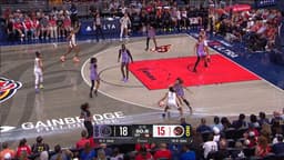 @WNBA: OH SHE'S WARMED UP 🔥

Kelsey Mitchell ends the 1Q with 9 PTS &amp; counting! https://t.co/tHshHx4IPT
