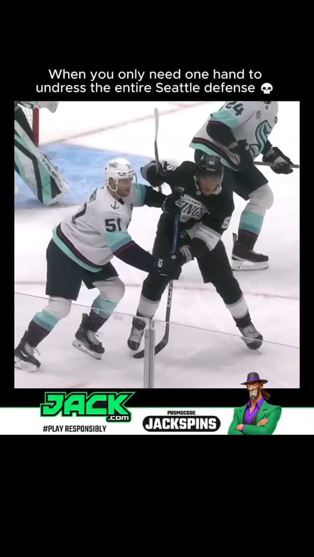 Quinton Byfield scores a 'dirty goal' with one hand against the Kraken