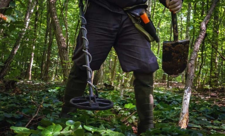 Surge in hobby metal-detecting coverage — most clips lack verification