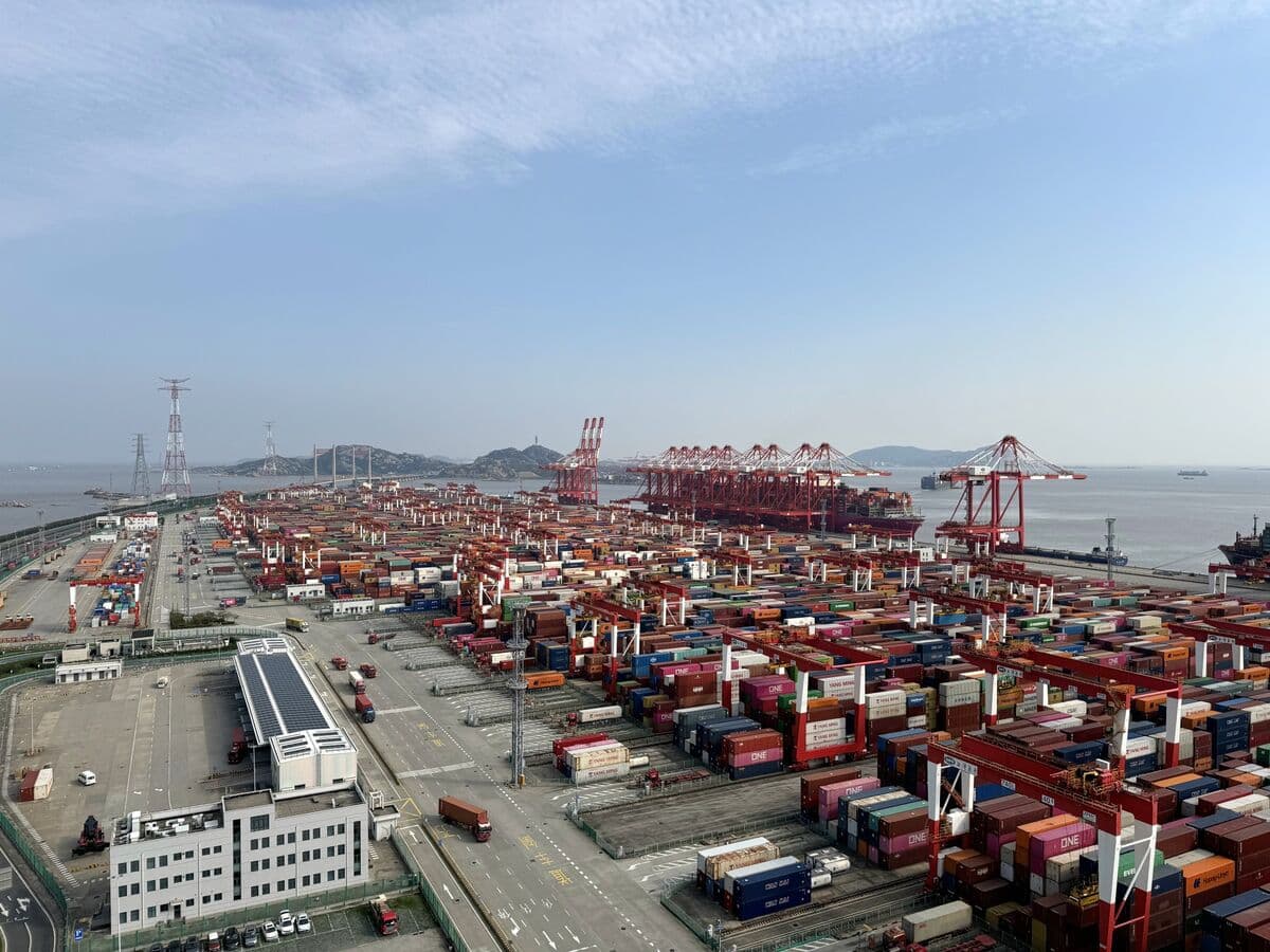 Global Debt Hits Record $348 Trillion as Governments Boost Borrowing in 2025 - Bloomberg