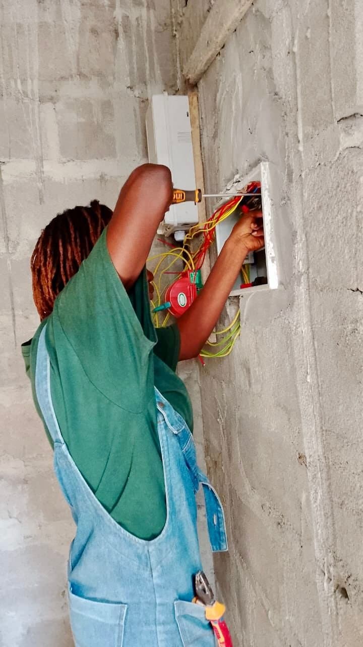 Female Electrician Champions Entrepreneurship Amid High Unemployment in Montserrado - Verity News