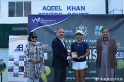 豪夺3冠1亚！中国女网13岁天才新星崛起：郑钦文王欣瑜后继有人|女单|青少年|冠军|女双|赛事_手机新浪网