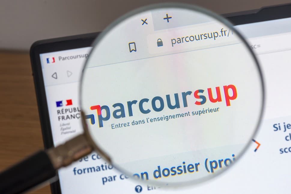 Parcoursup : 4 lycéens sur 10 regrettent d’avoir trop écouté leurs parents pour leur orientation - Actualité
