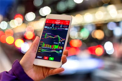 Hyperscaler capital concentration & governance lock-in