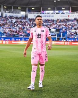 @InterMiamiCF: First minutes in pink 🇧🇷💓 @Casemiro https://t.co/oAlYRdhHwa