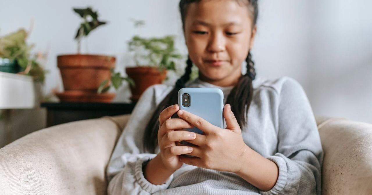 Young social media use linked to anxiety and depression as teen