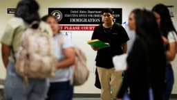 Dems push bill to guarantee legal support for migrants