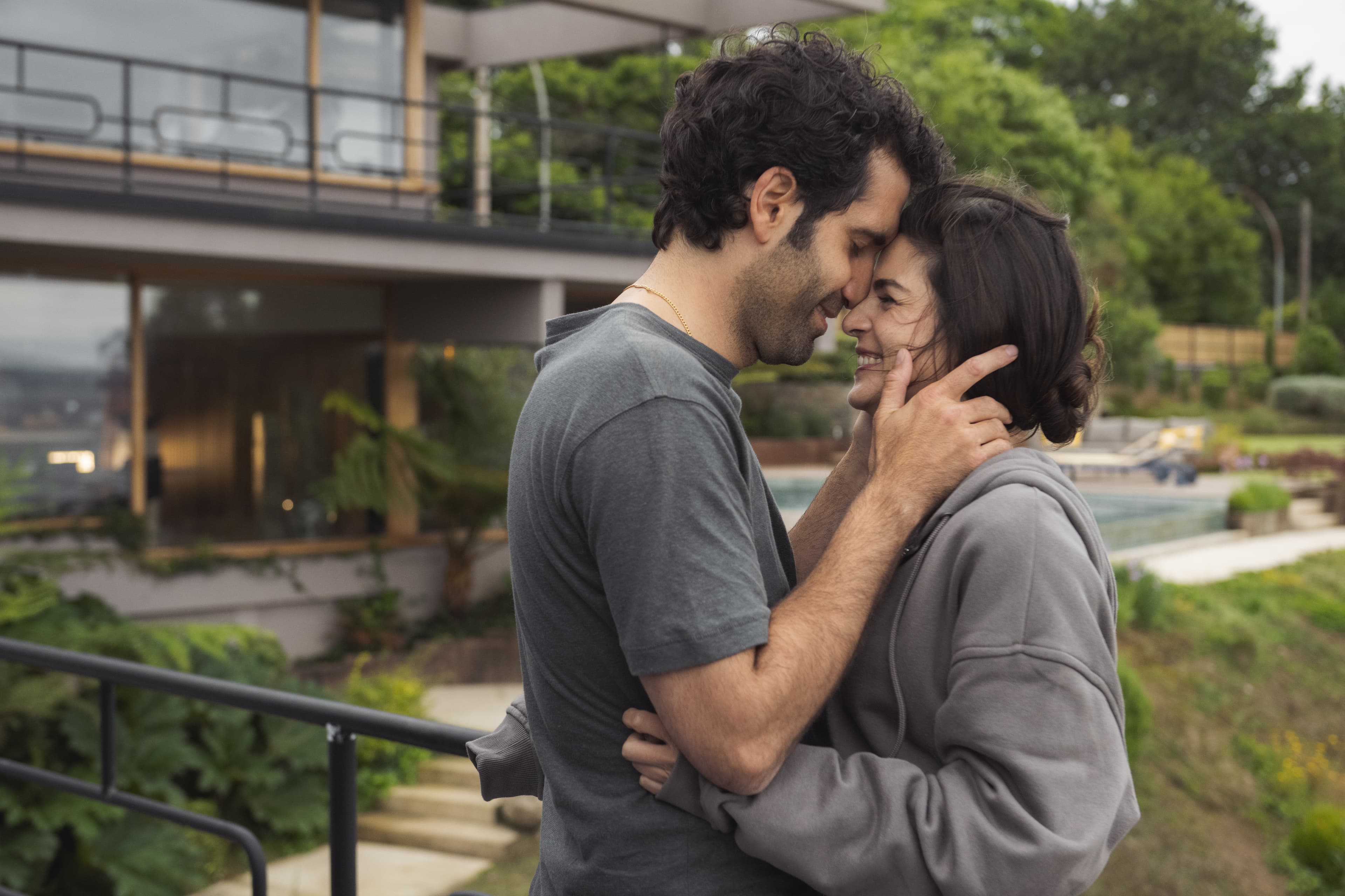 Netflix unveils new images from the second season of 'Gangs of Galicia' -  About Netflix