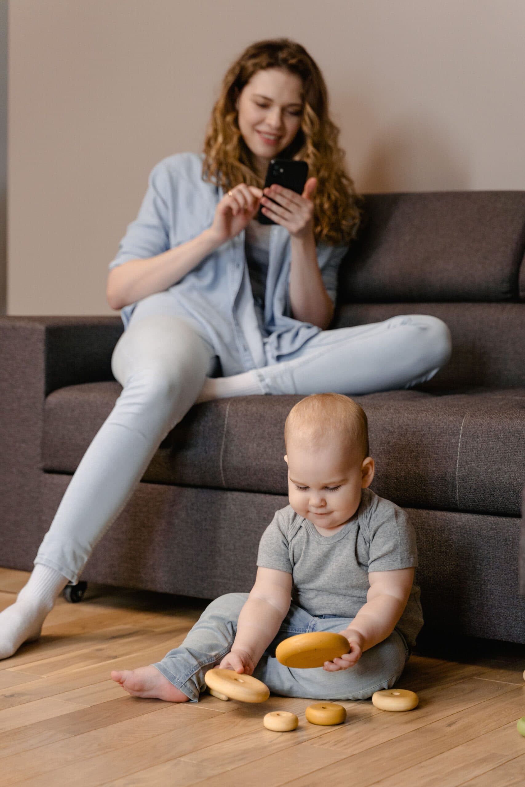 Phubbing: quand les écrans éloignent les parents des enfants