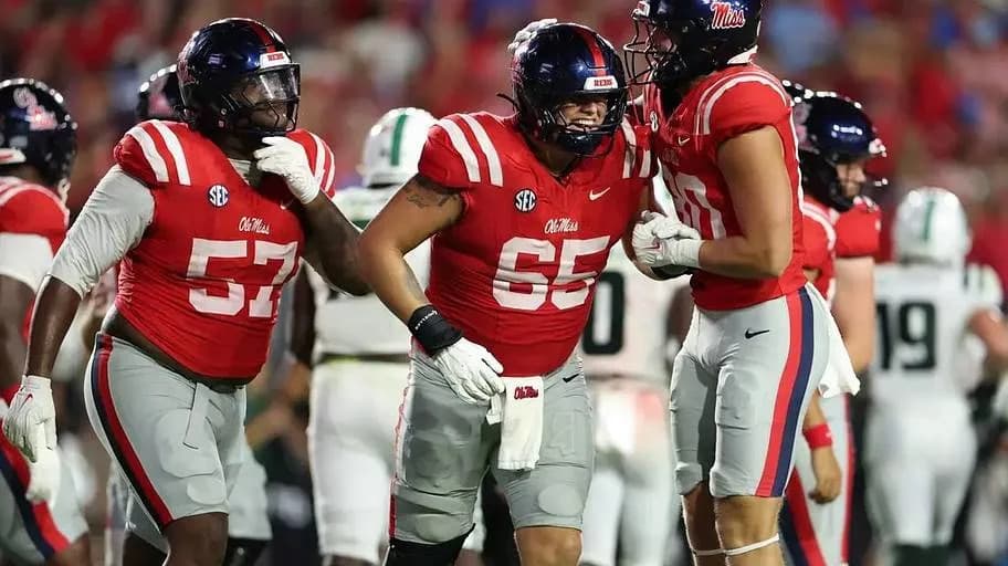 Ole Miss New Starting Right Tackle Connor Howes Has a ...
