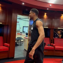 @MiamiHEAT: Stepped in the locker room and immediately started to shimmy 🤣 https://t.co/mxbQU2kGx0