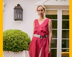 Saturday Snack: a Gorgeous Dramatic Dress, a Tee Shirt Wardrobe on Sale, Alex Mill sale, etc etc.